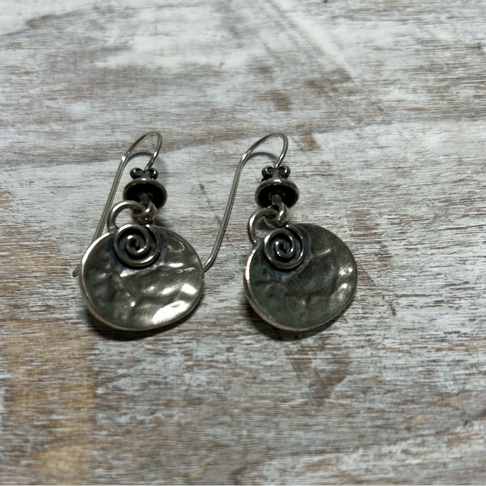 W1354 Retired Silpada Hammered Sterling Silver Oval Swirl Earrings